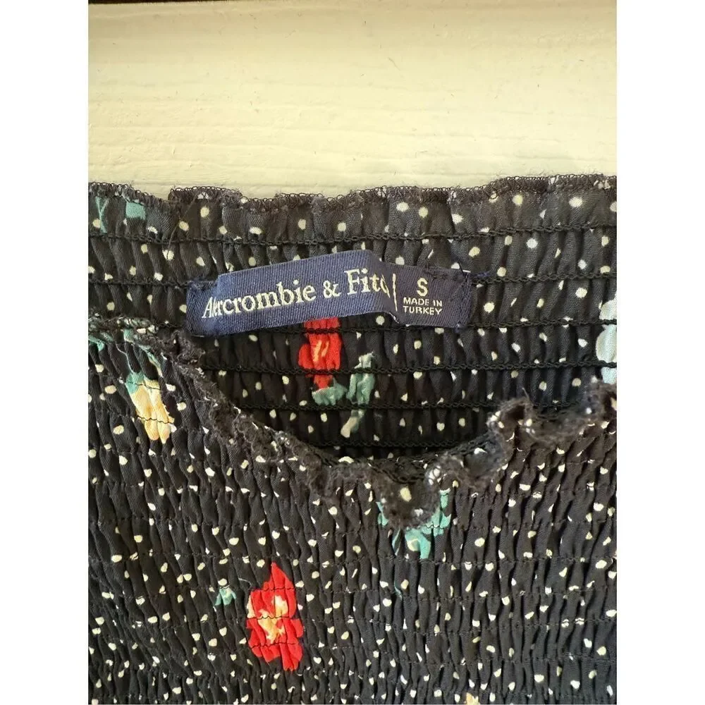 NWOT Abercrombie & Fitch Smocked Puff Long Sleeve Floral Crop Top SMALL